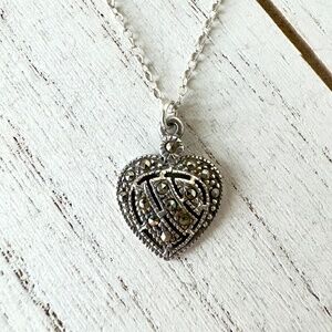 Vintage 925 Sterling Silver Marcasite Heart Pendant On Thin Chain Necklace